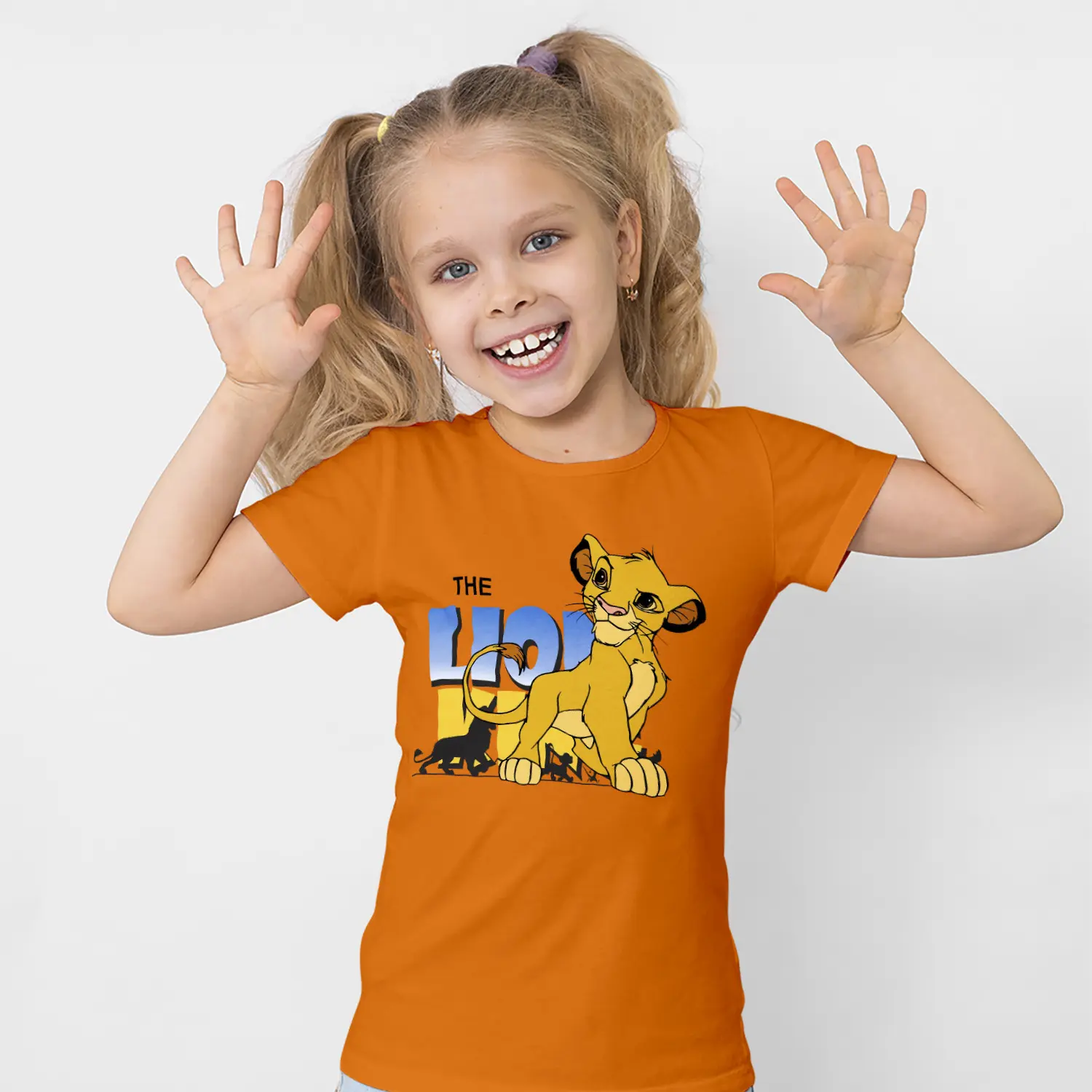 Aslan Yavrusu ve Gün Batımı Siluetli Karikatür Figürlü Baskılı Kız Çocuk Tişörtü