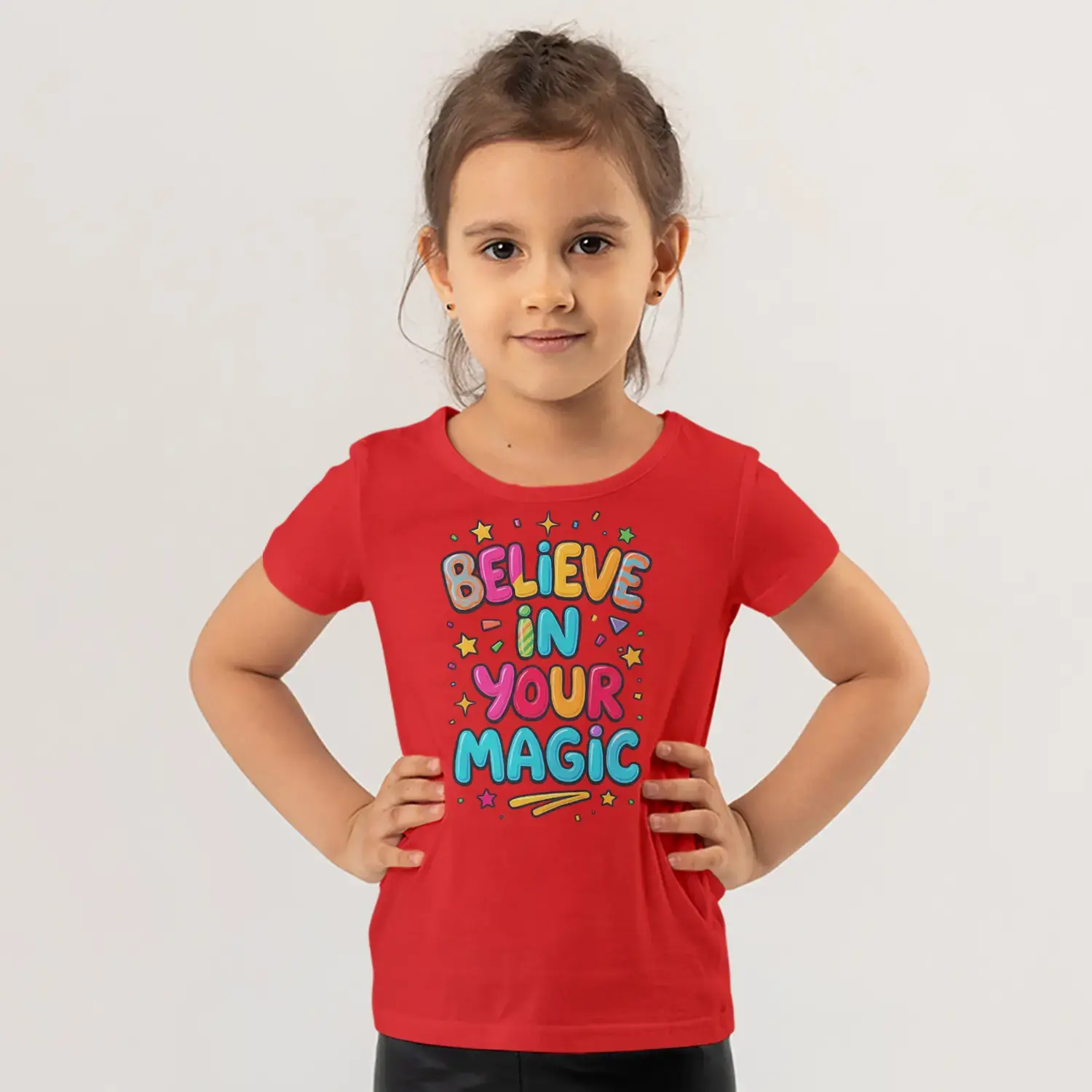 Believe In Your Magic Renkli Yıldızlı Motivasyon Yazı Baskılı Kız Çocuk Tişörtü