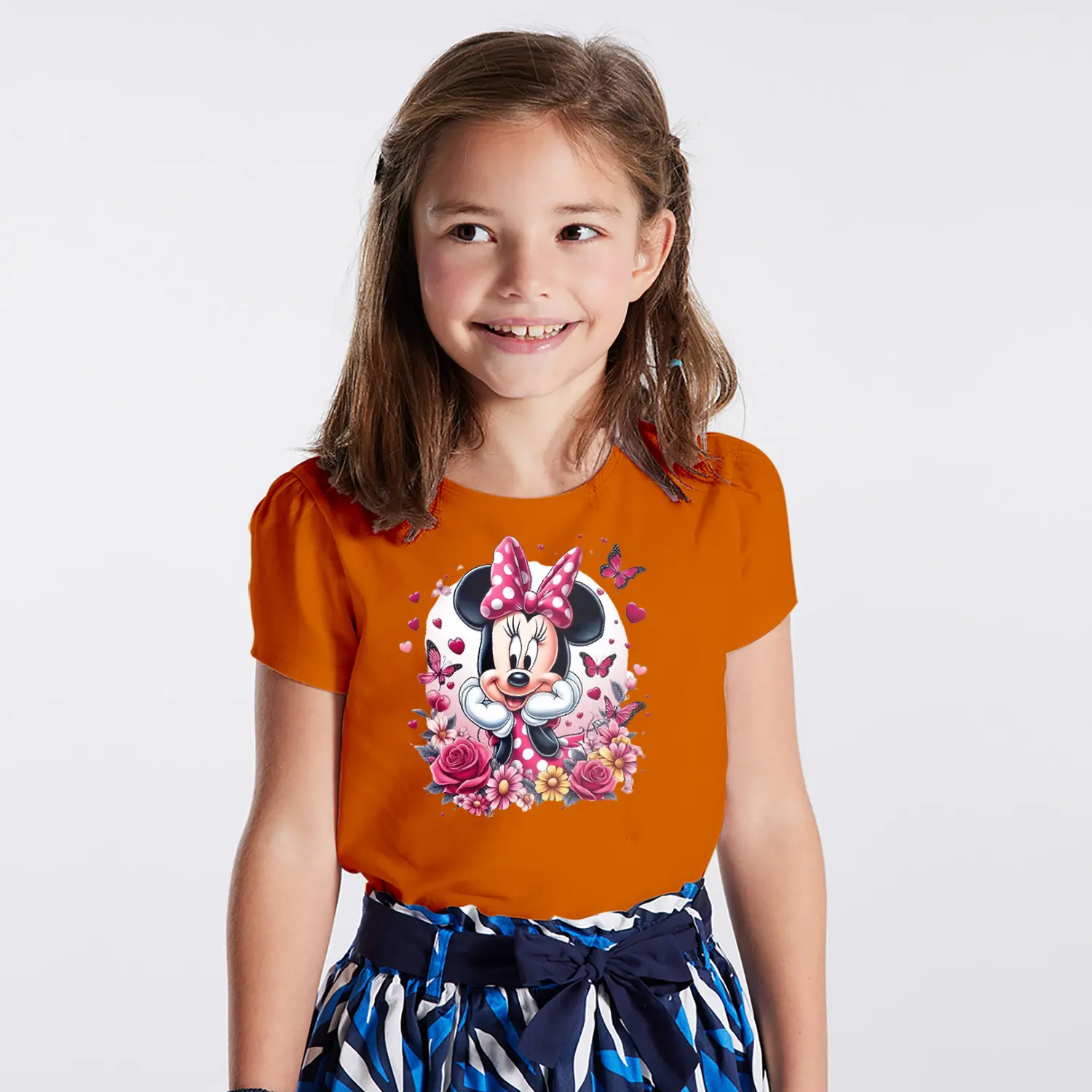 Çiçekli Kelebek Desenli Yuvarlak Kulaklı Fare Karikatür Kalpli Baskılı Kız Çocuk Tişörtü
