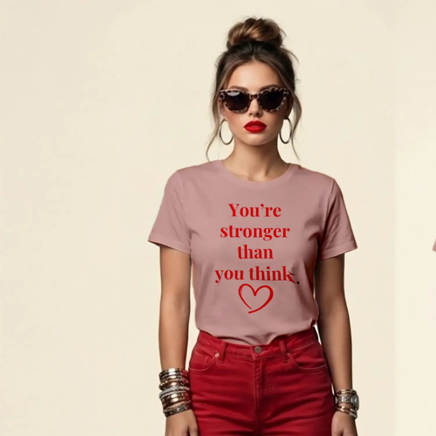 Güçlü Kadınlık Kalp Desenli Baskılı Kadın Tişört