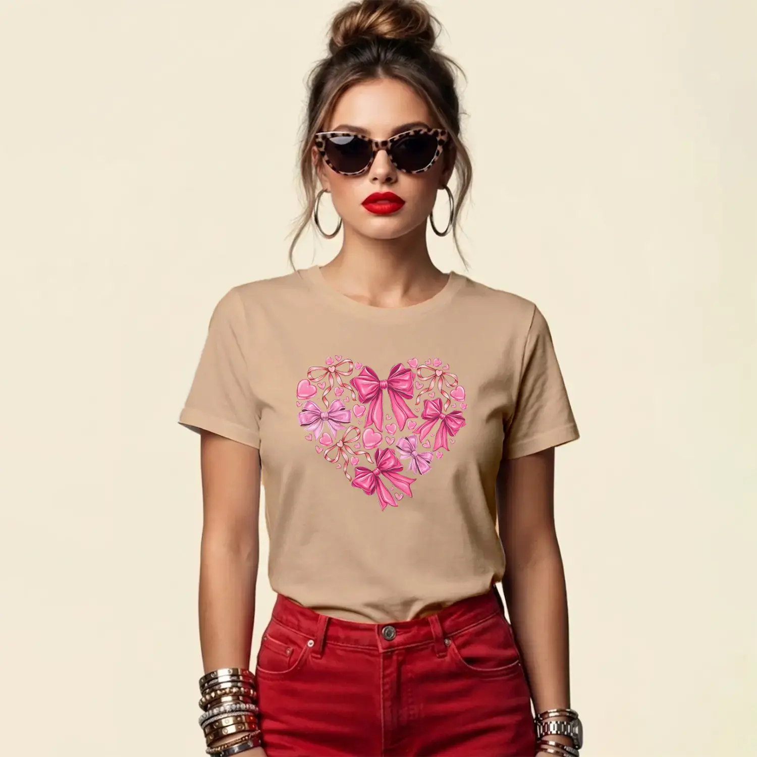 Kalp Kurdele Desenli Kadın Tişört