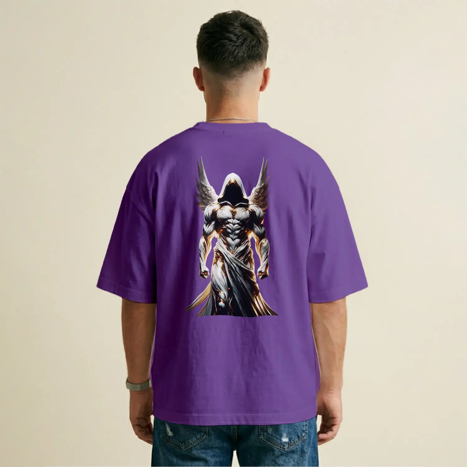 Kanatlı Gizemli Figürlü Baskılı Erkek Tişört