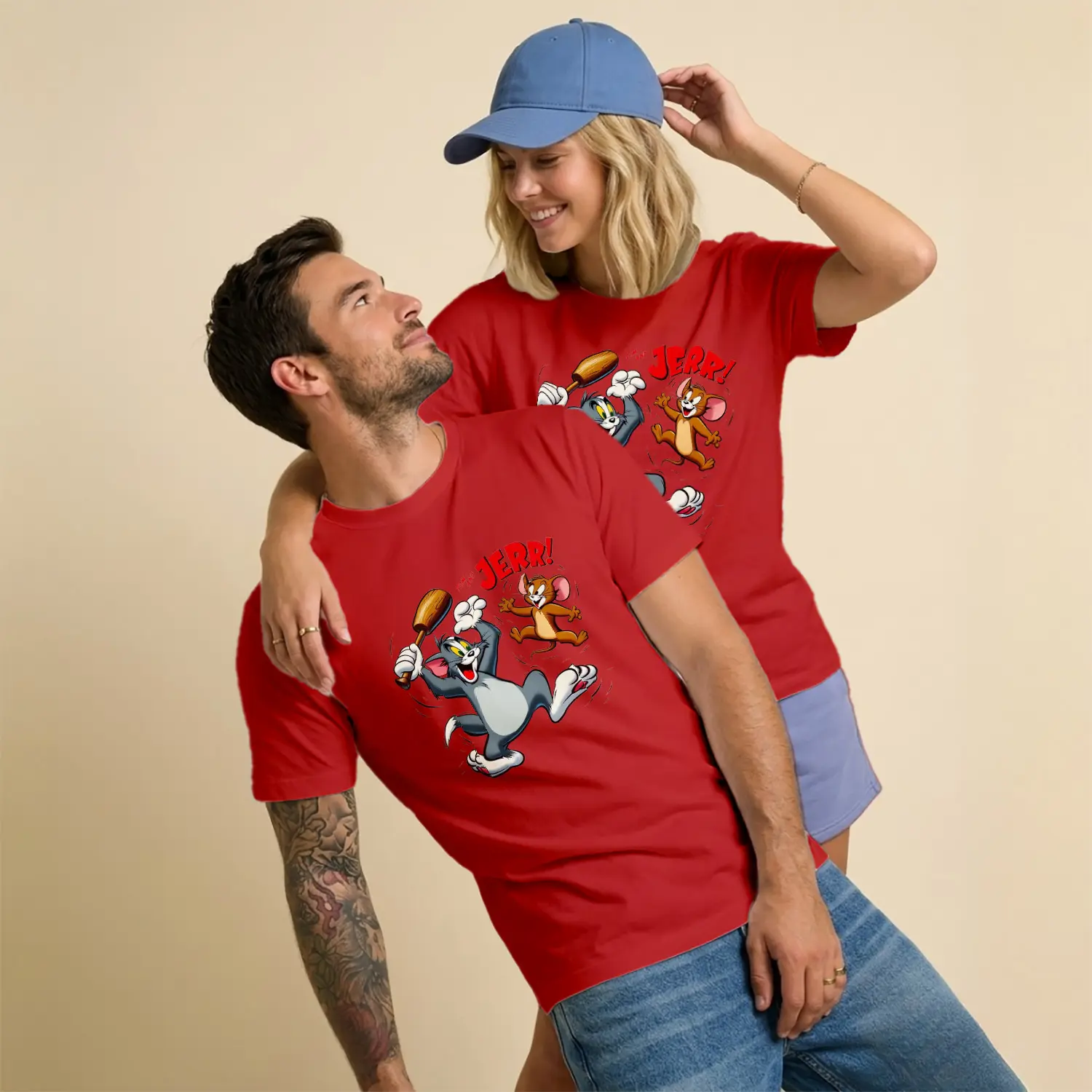 Kedi ve Fare Çizgi Film İkili Kovalamaça Tava Figürü Baskılı Unisex Tişört