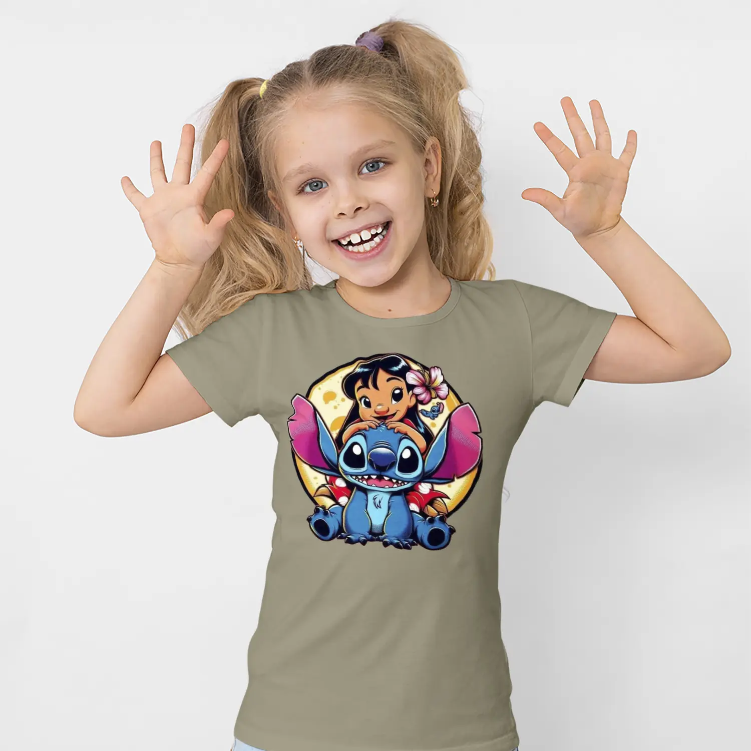 Mavi Uzaylı Yaratık ve Çiçekli Kız Karikatür Figürlü Baskılı Kız Çocuk Tişörtü