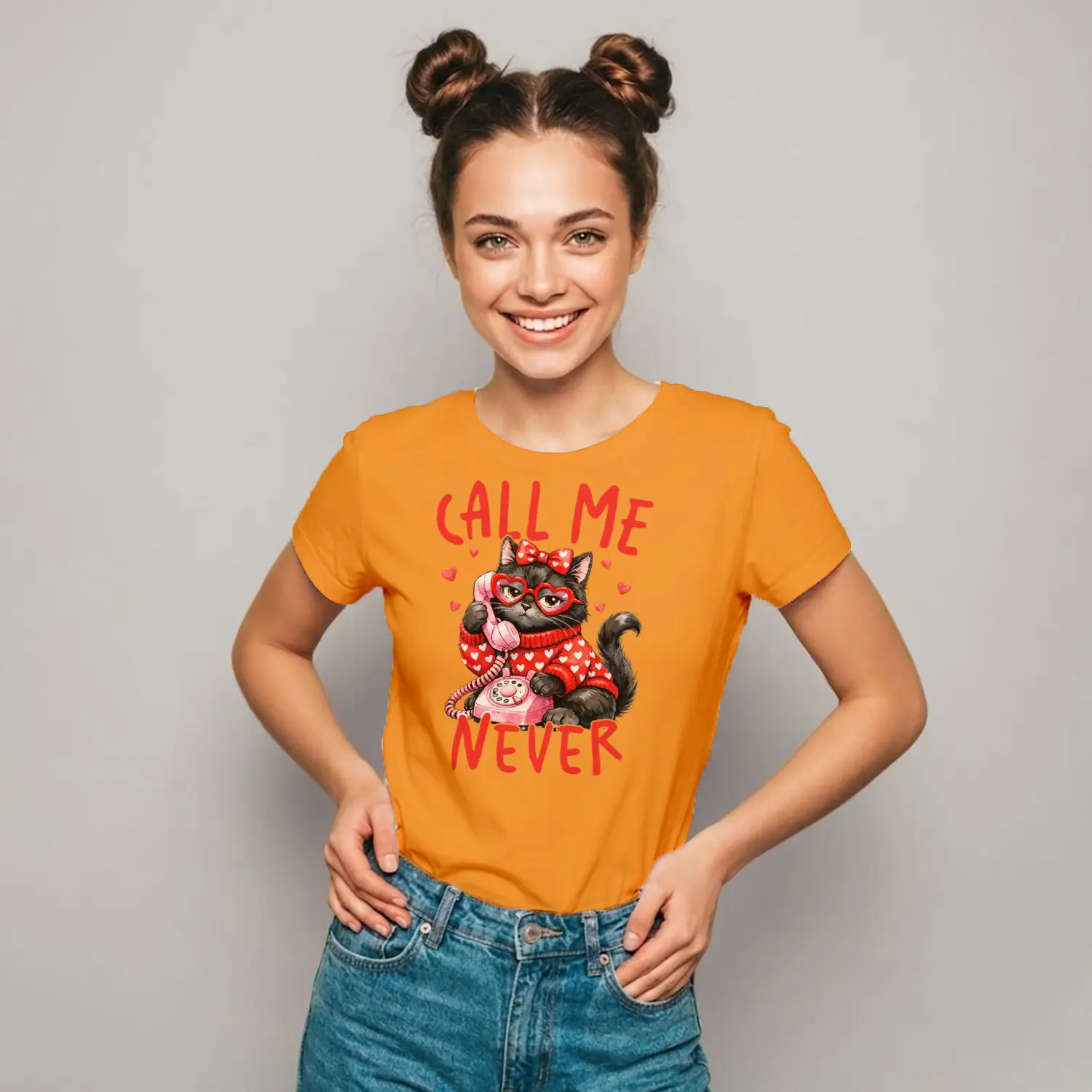 Telefonlu Sevimli Kedi Mizah Temalı Baskılı Kadın Tişört