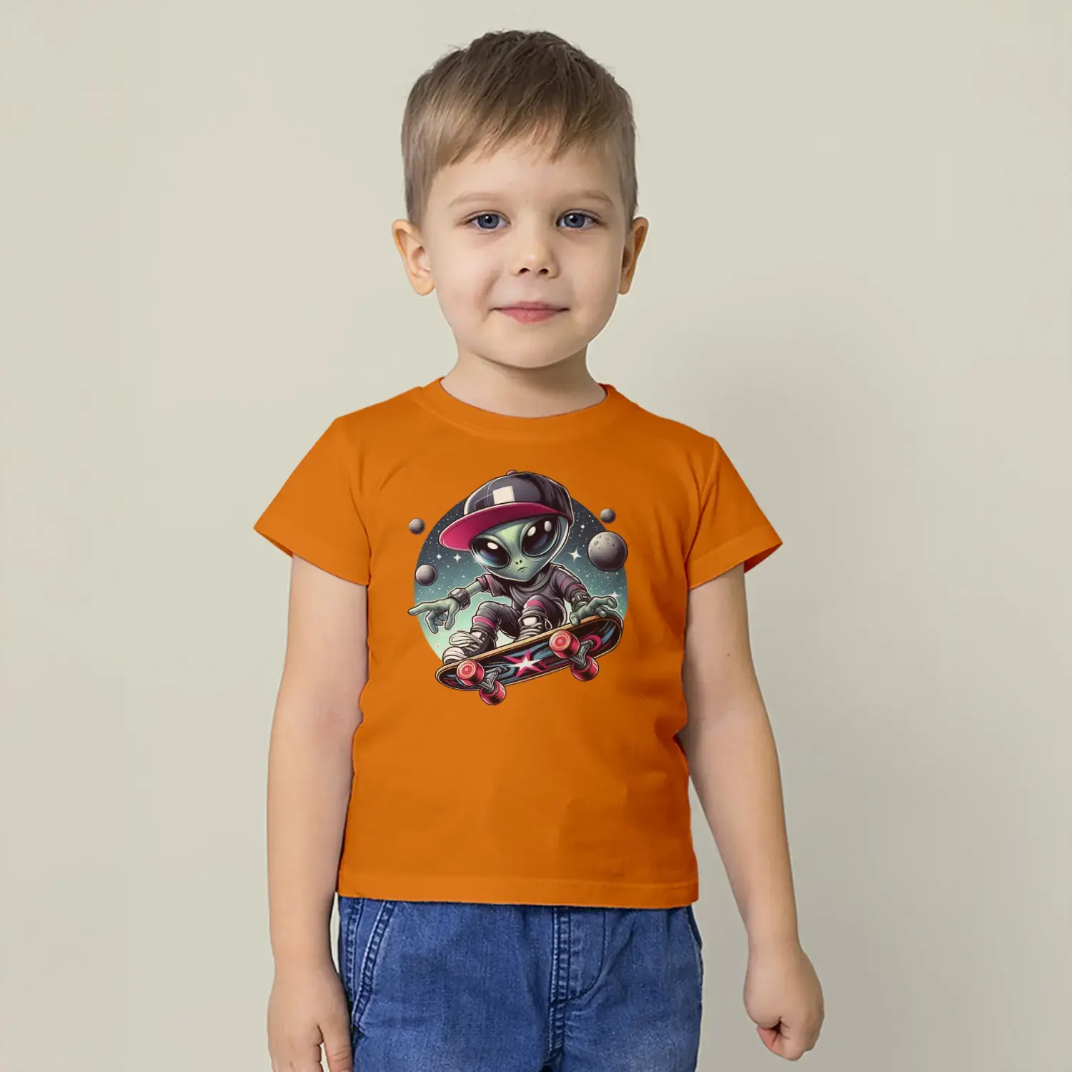 Uzaylı Kaykayda Uzay Temalı Baskılı Erkek Çocuk Tişört