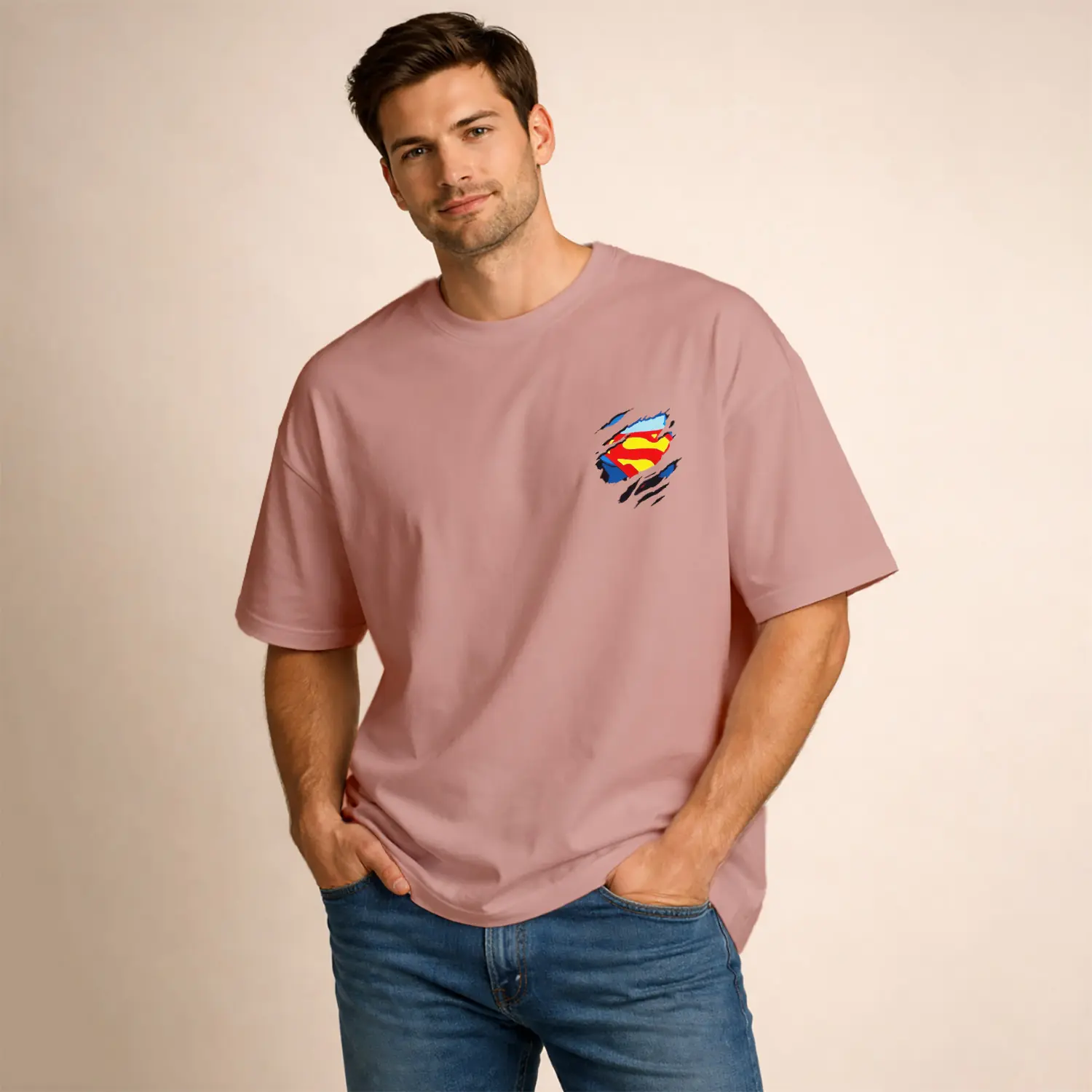 Yırtık Efektli Renkli Süper Kahraman Baskılı Erkek Tişört